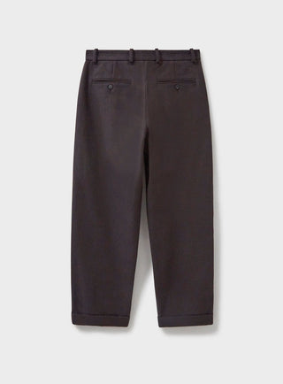 The Neem Chocolate Recycled Twill Men's Suit. Heavy-going durbale suit developed in Italian twill with 60% Recycled Cotton and 40% Organic Cotton. Side slide pockets on the jacket and button fastening on the trousers.