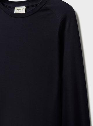 ZQ Merino Wool Jersey Long Sleeve Super 120s Navy Crew neck top. Raglan crew neck long sleeve which is designed to be worn as a base layer or as a smart crew neck. Traceable ZQ merino wool from New Zealand.