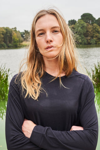 ZQ Merino Super 120s Wool Jersey Black Crew neck by Italy's first textile B-corp Reda.  Anti-crease, super comfortable and fits to bodily movements.